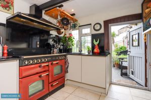 Kitchen- click for photo gallery